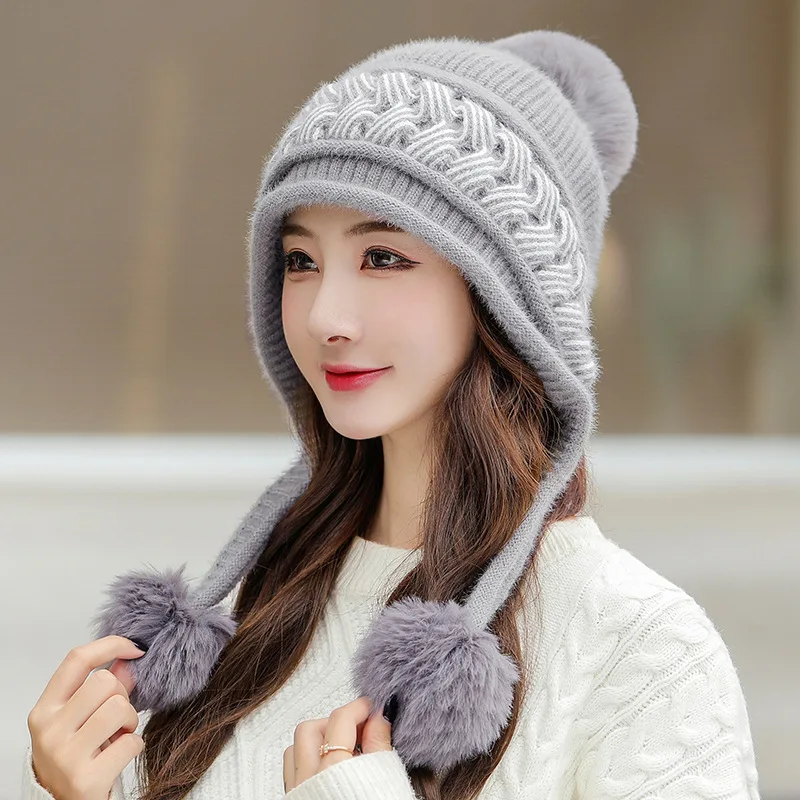 

Женские шапки и облегающие шапки, зимняя вязаная шапка из пряжи, женские твист-наушники, шапки для отдыха с тремя помпонами, бархатные сохра...