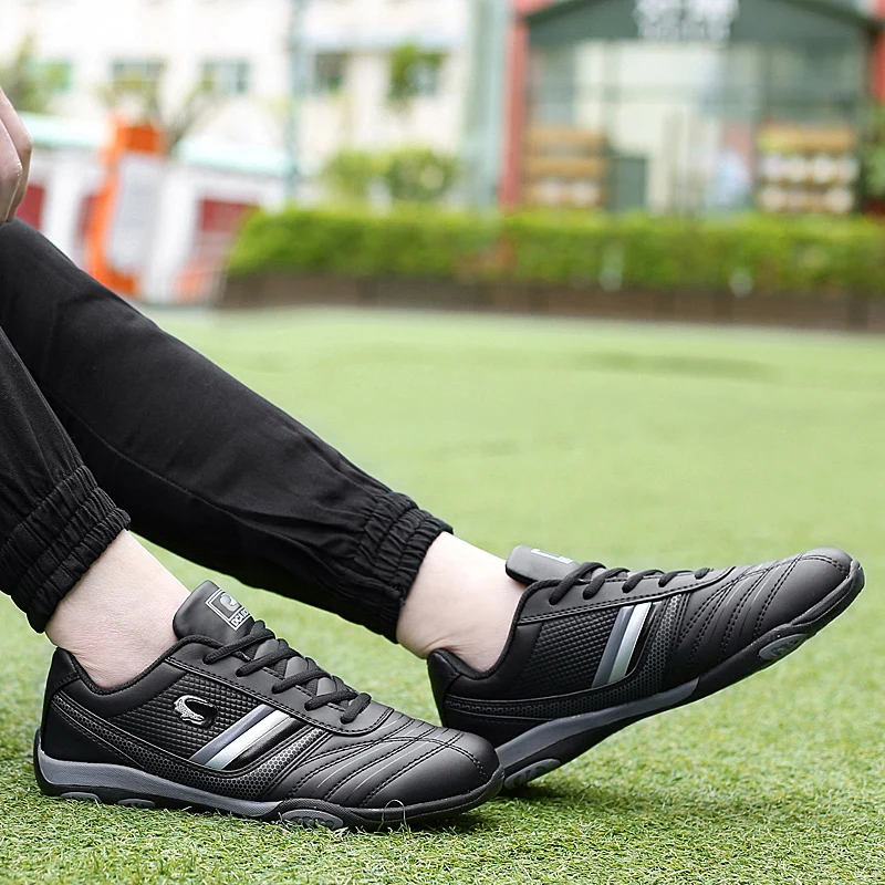 

New Style Men's Golf Shoes Flat Bottom Men's Comfortable Golf Casual Sports Shoes Men's Sports Golf Coach Brand Size 38-45
