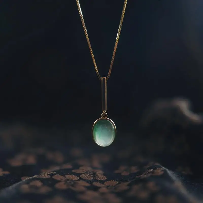 

Подвеска из халцедона в стиле ретро для женщин