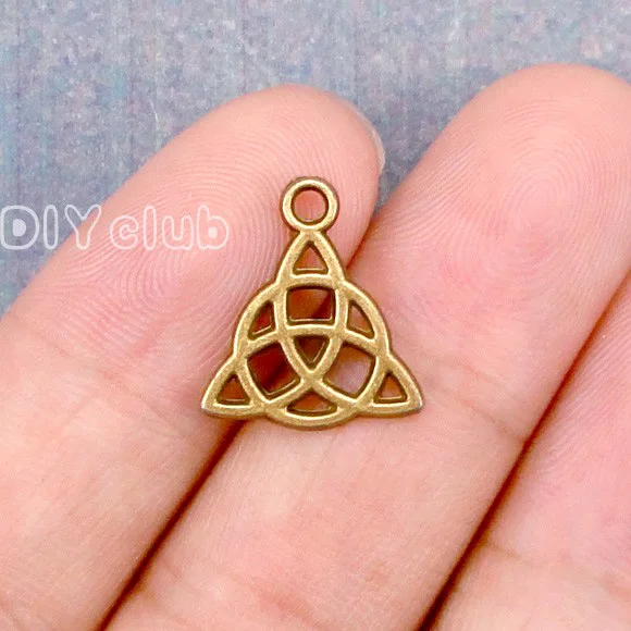 100pcs 16x15mm Винтажные ирландские кельтские узлы сельтический треугольник символ Трикветр тройной узел кулон треугольник узел Шарм 5~ 120 шт./лот - Окраска металла: 100pcs 16x15mm