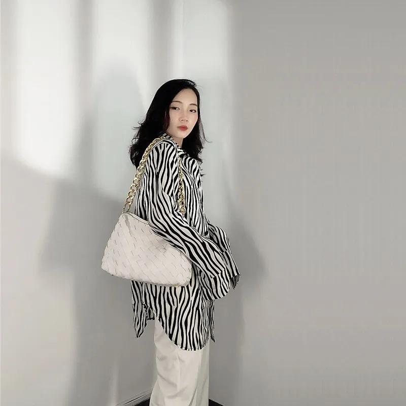 

Bag Handbags New 2021 Messenger Shoulder Bag Fashion All-match Portable Underarm Bag Female Rhomboid Woven Soft Leather Bag