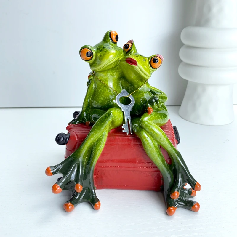 

Resin Frog Suitcase Figurines Leggy Animal Piggy Bank Creative Garden Decoration Ornaments Outdoor Porch Courtyard Decor Crafts