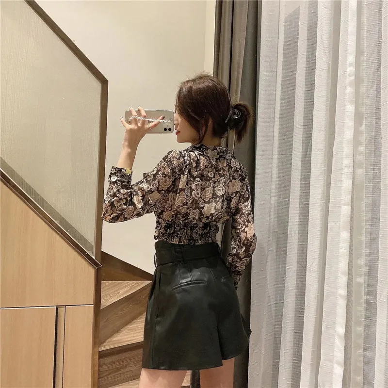 

Za Metallic Thread Printed Crop Top Women 2020 Vintage V Neck Long Sleeve Chiffon Blouse Pleated Elastic Hem Ladies Casual Tops