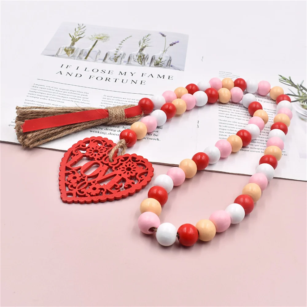 

Подвеска из бисера с бусинами и надписью «With Love»