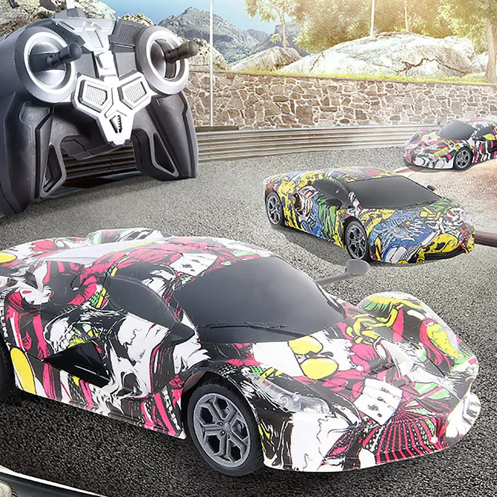 Четырехколесный автомобиль для быстрого дрифта с дистанционным управлением