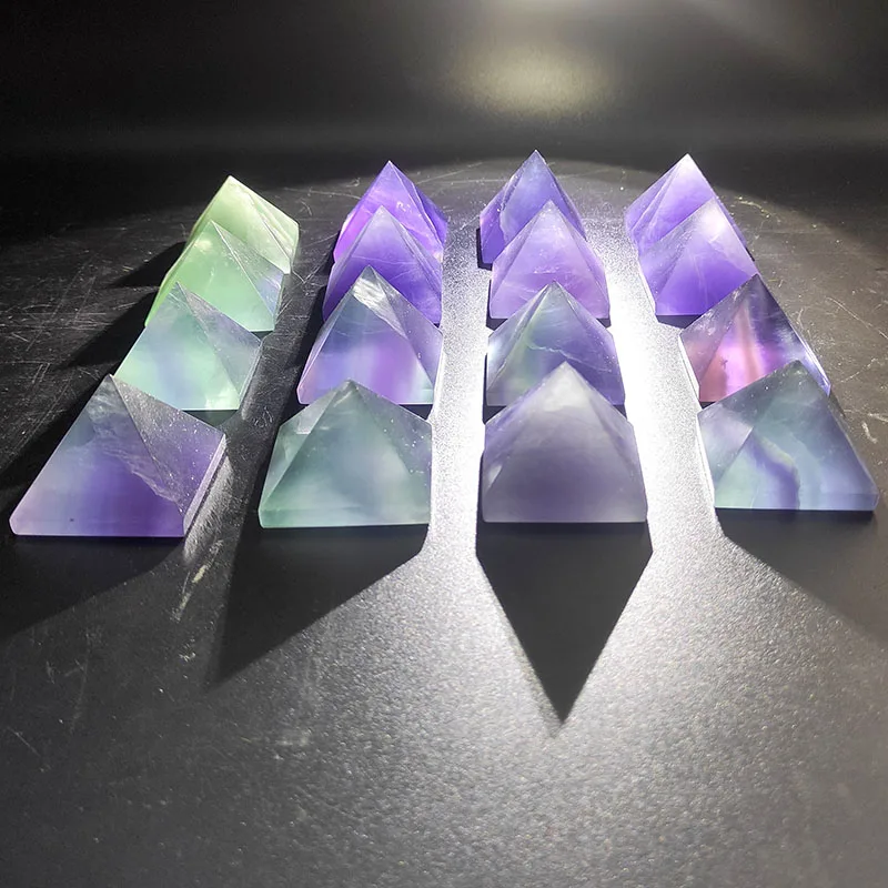 Пирамида из полированного флюорита диаметром 40 мм цена на пирамиды Vastu