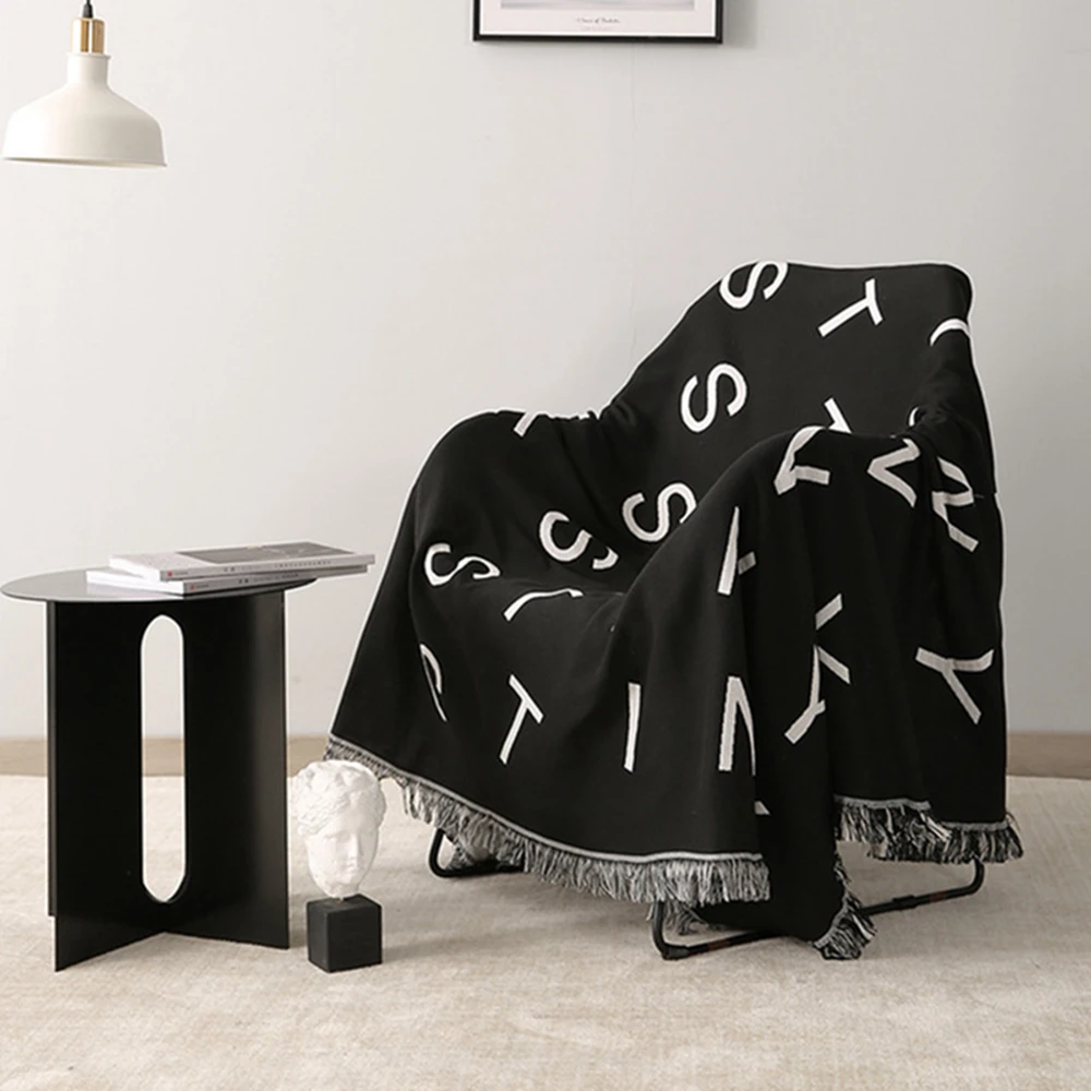 

Диванное одеяло Yingya в скандинавском стиле, трикотажное покрывало черного, белого цветов, с геометрическим рисунком, для гостиной