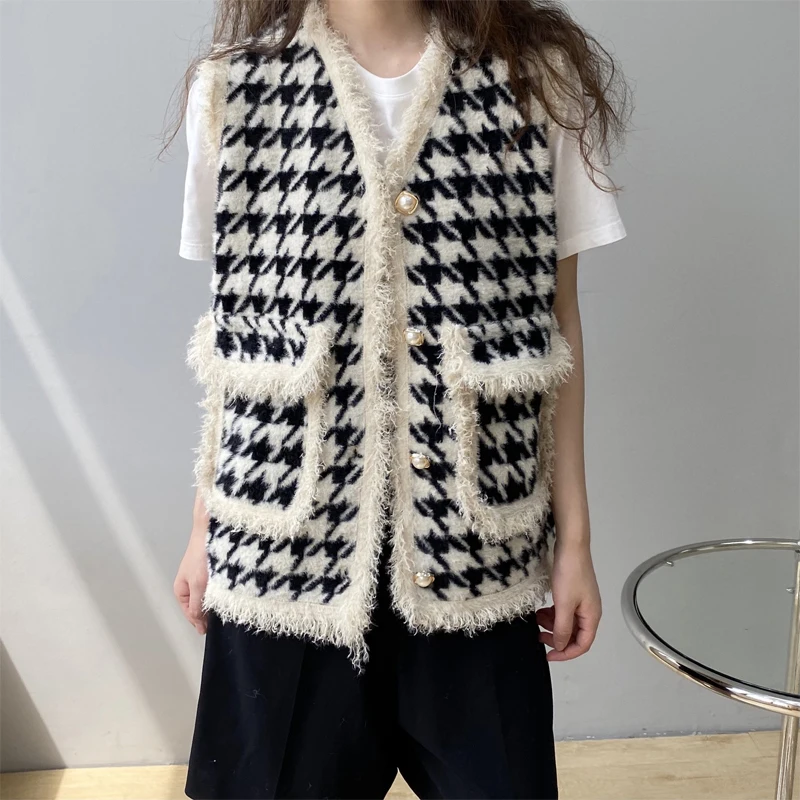 

Spring and Autumn Women's Casual Plaid V-neck Pocket Fringe Decorated Knit Cardigan Vest