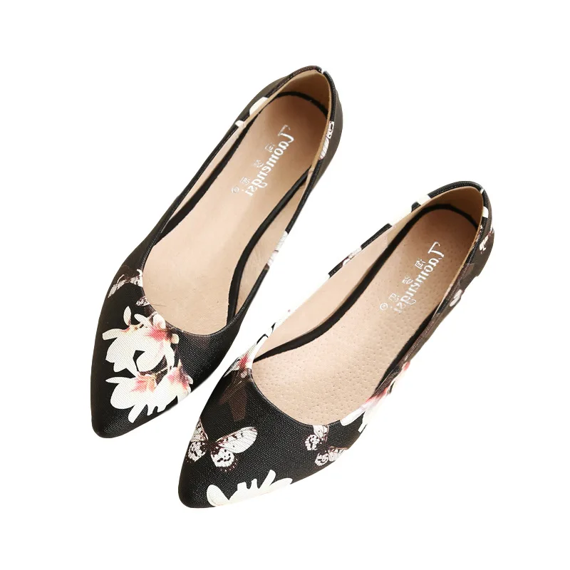 

Casual Pointed Shoes Women Comfortable Soft Soles Flats Shoes for Women Summer Ladies Shoes and Sandals Plus Size Women Shoes 43
