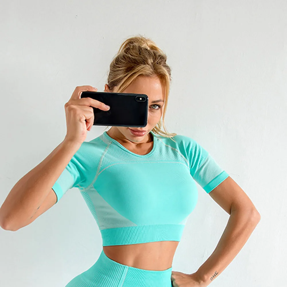 

Женский укороченный топ для фитнеса, быстросохнущие топы для тренажерного зала, открытые спортивные топы с короткими рукавами и круглым вы...