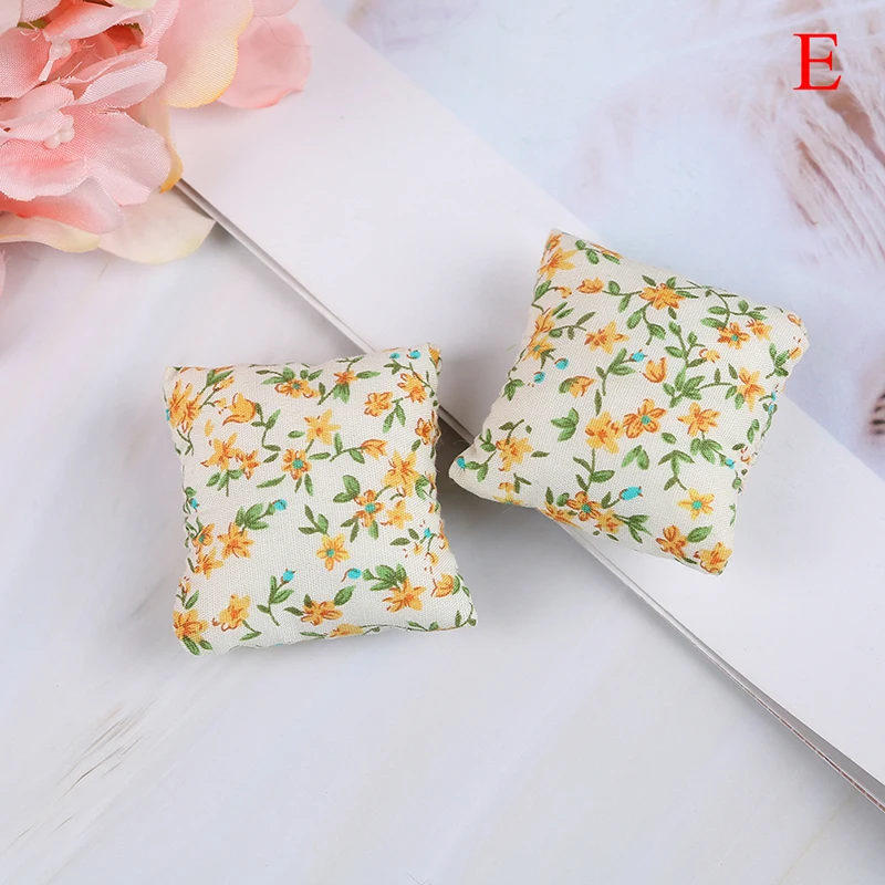 2PCS 1/2/3 шт. подушки для диван-кровать 1/12 кукольный домик миниатюрная мебель Игрушки Без диван кресло детские рождественские подарки - Цвет: 2PCS