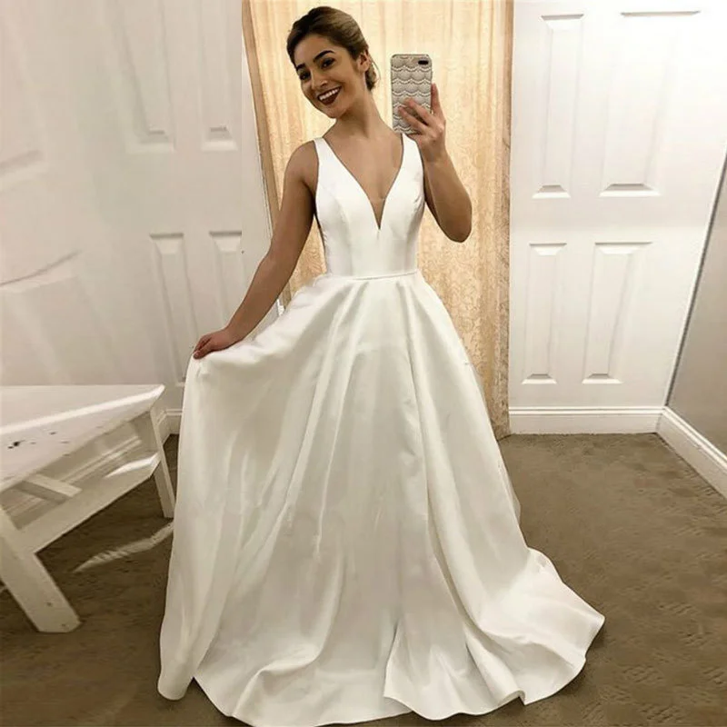 

New Satin Princess Wedding Dress Sexy V-neck Open Back Wedding Dress Small Tail Retro Beige Belt Wedding Dress