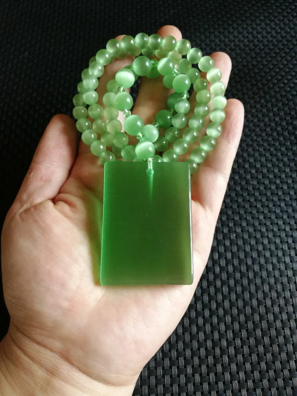 

Hot Selling Natural Fruit Green Necklace Charm Jewellery Women's Hand-Carved Necklace for Women Men Fashion Accessories