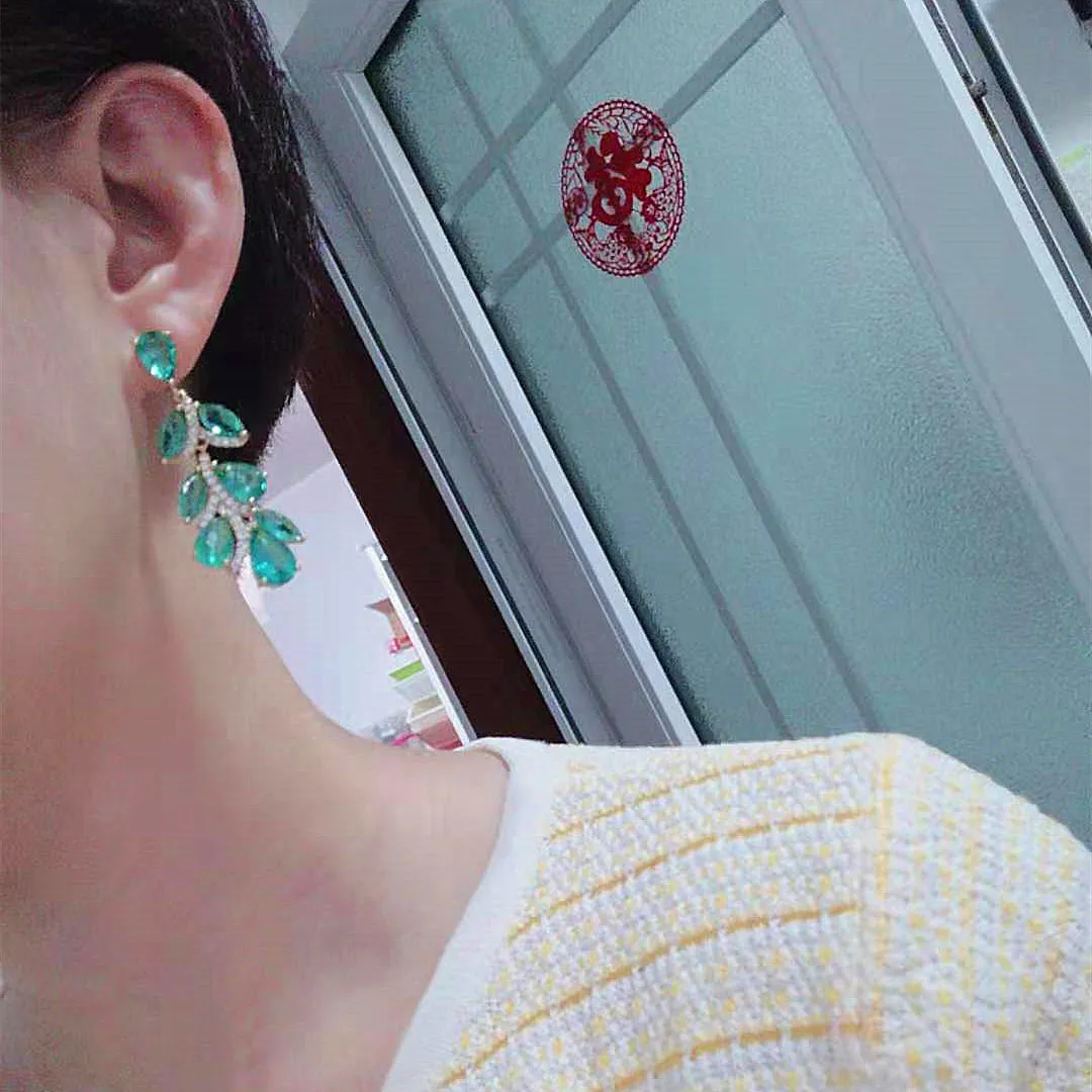 

ASNORA Fashion Women's Green Drop Earrings Zirconia Drop Earrings Wedding Earrings Women's Retro Long Dangle Earrings