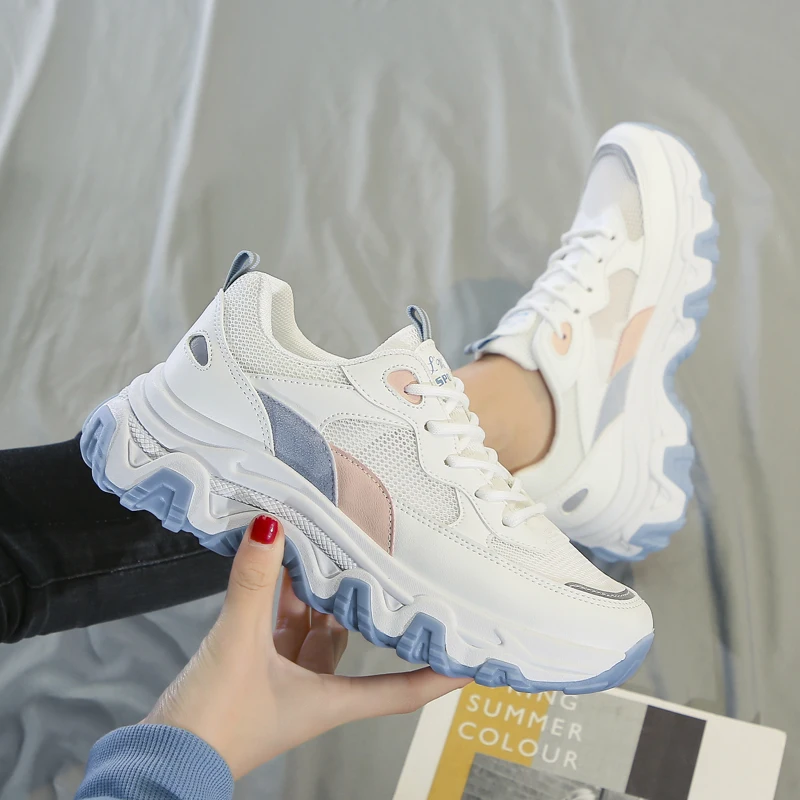 Женские кроссовки на шнуровке белые или розовые для бега спортивная обувь