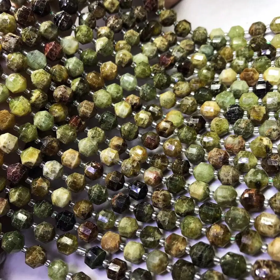 Бусины россыпью из зеленого Tsavorite круглые квадратные граненые 8*9 мм оптовая