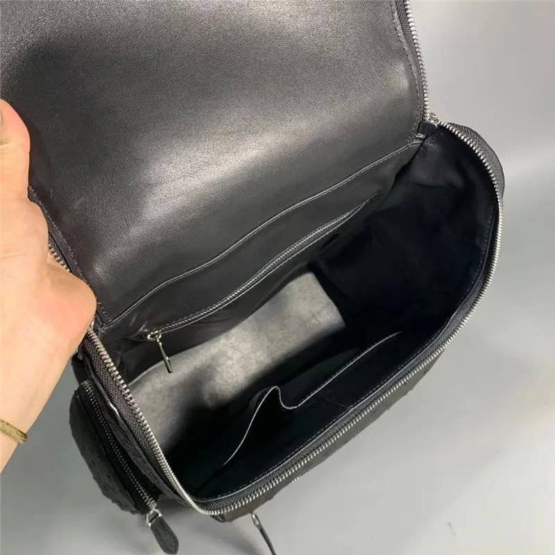 Рисунок 6 - Мужской большой рюкзак из натуральной страусиной кожи