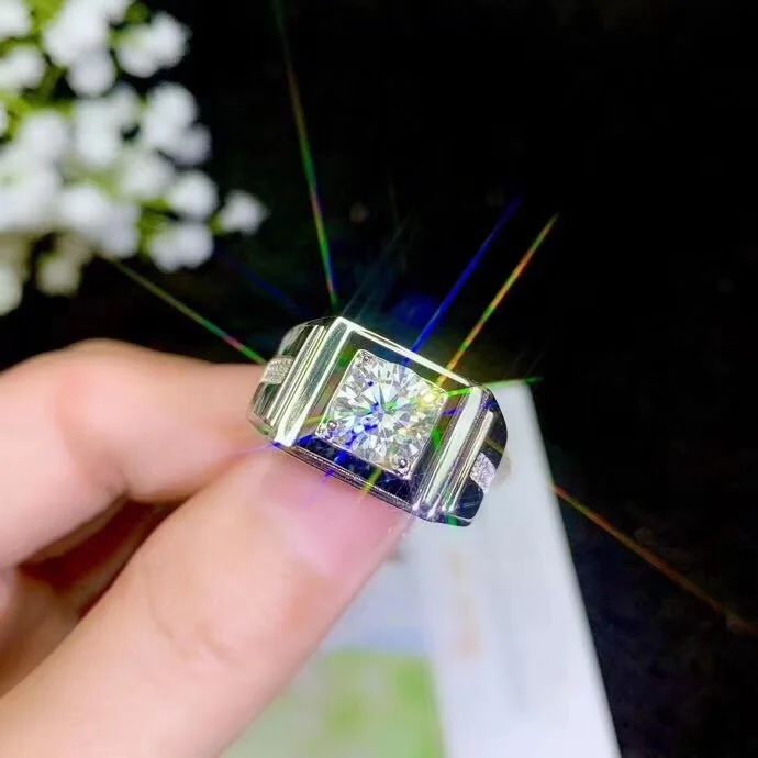 

Мужское кольцо из серебра 925 пробы, с муассанитом карат
