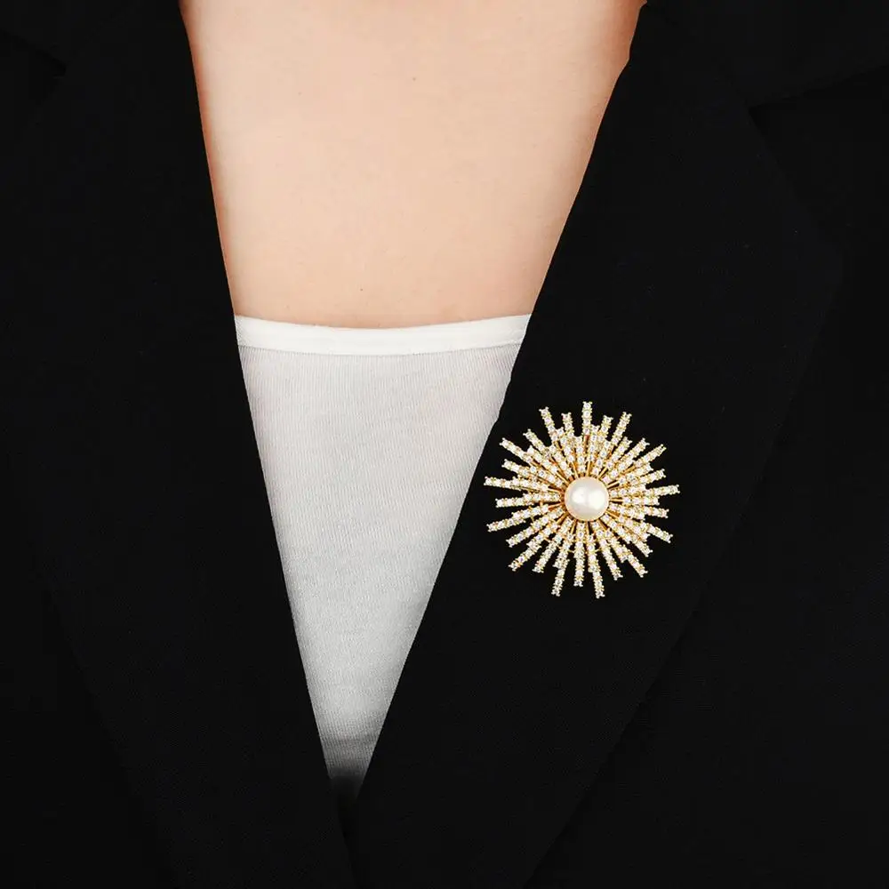 

Брошь женская в форме подсолнуха, с искусственным жемчугом и цирконом, 2020