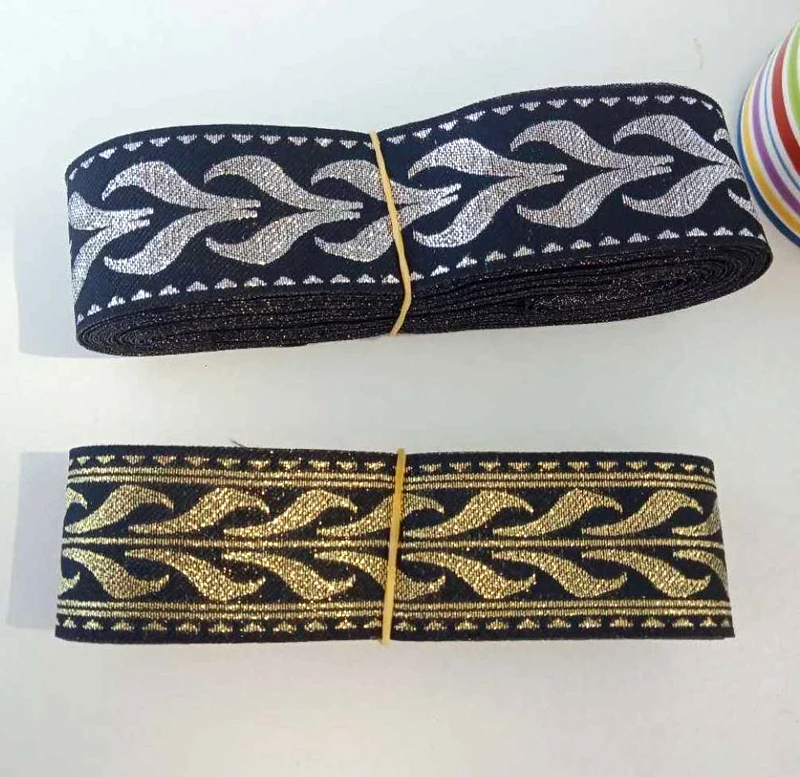

Лента жаккардовая с вышивкой в виде рыбьего хвоста, 40 мм х 10 ярдов