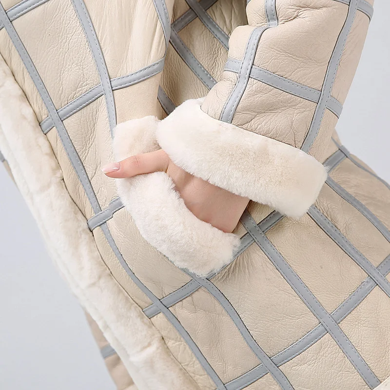 Natural Wool Sheep Shearing Autumn Winter Women's Tops Warm Leather Coat Women Vest New Fashion Sheepskin Sweater Vest Coat