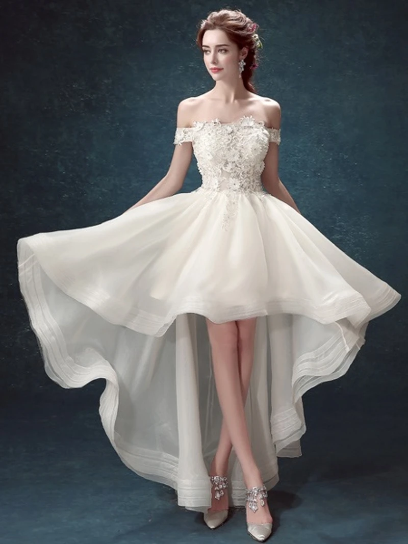 Кружевное платье с вырезом лодочкой коротким рукавом и открытыми плечами |