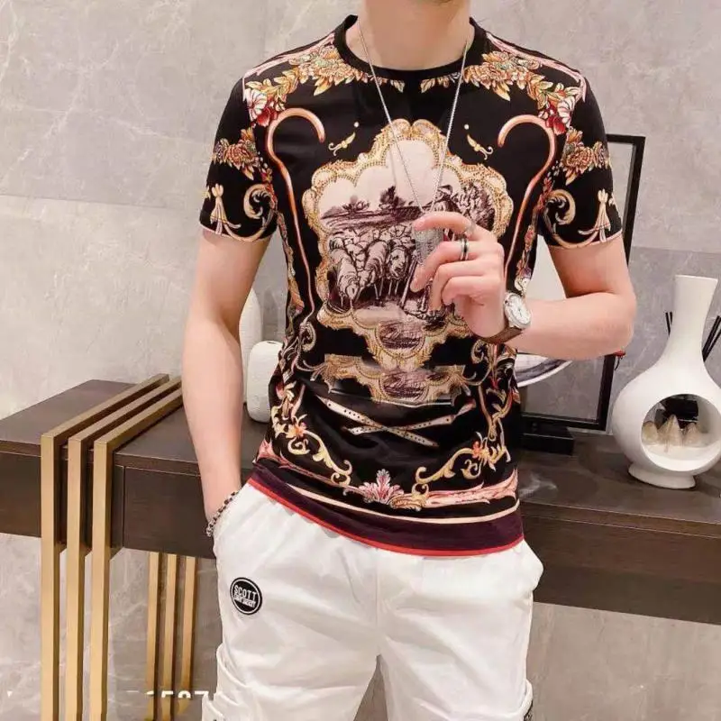 

New men's fashion short sleeves in spring and summer