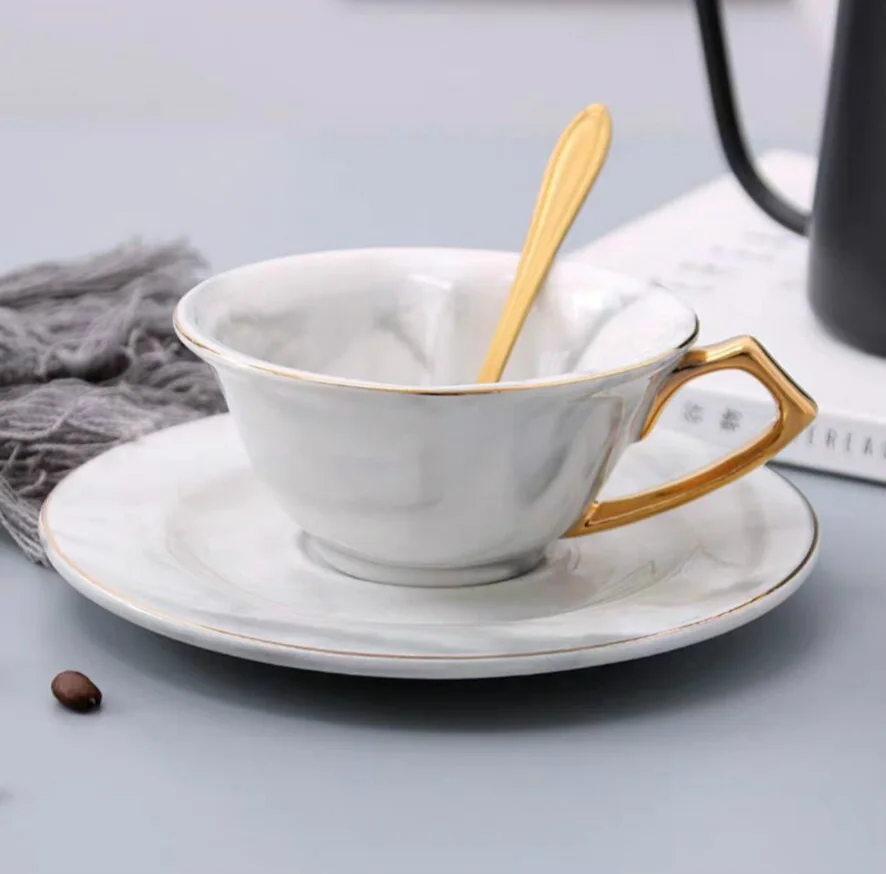 Ceramic Coffee Cup Set English Afternoon Tea Set Heart shaped Mug Tea Couple Cup and saucer Coffee Set Gift for lover - Цвет: Gray