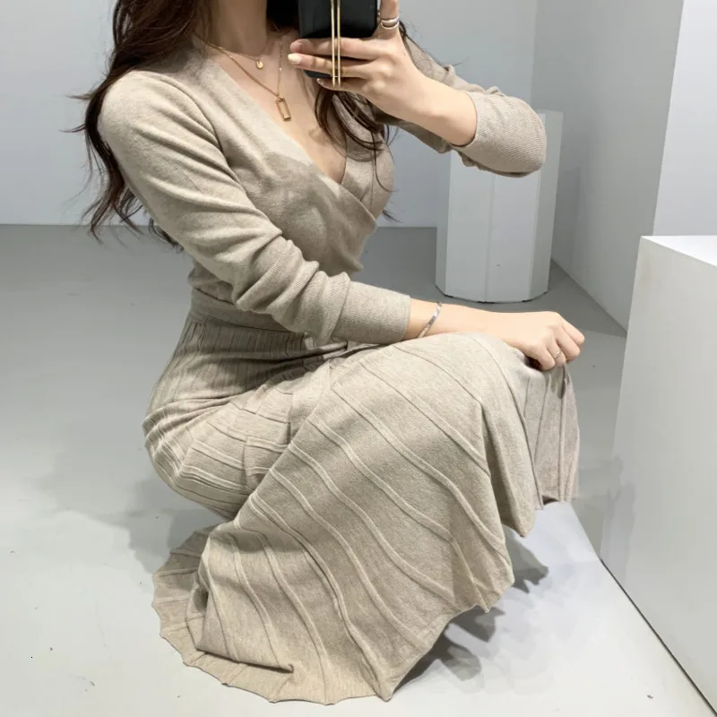 Платье SHENGPALAE женское весеннее модное однотонное с треугольным вырезом до