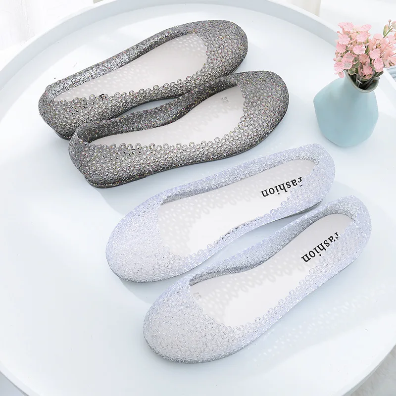 Новинка 2020 года Модные женские сандалии с вырезами обувь на плоской подошве