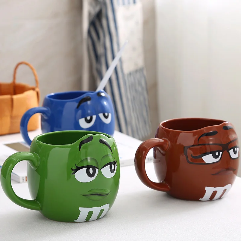 

Милая кофейная кружка M & M с зернами большой емкости, 600 мл, кавайные чашки для завтрака, чая, молока и кружки с ложкой, керамическая посуда для...