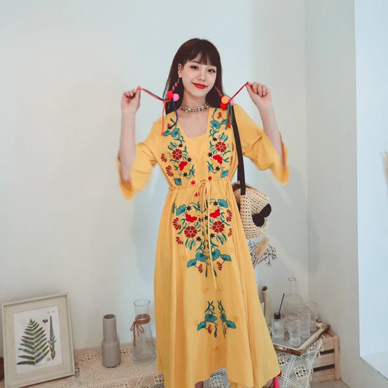 

Collaosed Bohemia national wind heavy embroidery waist with holiday dress three color