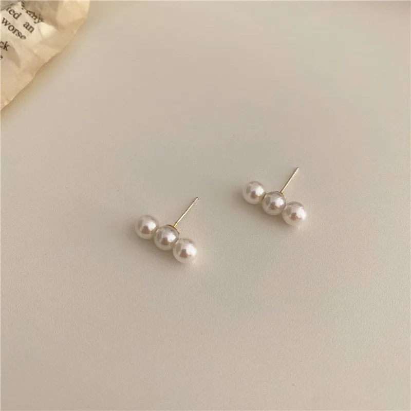 

Korea New Fashion Retro Geometric Beaded Small Pearls Stud Earrings For Women Hypoallergenic Romantic Dating Marriage Jewelery