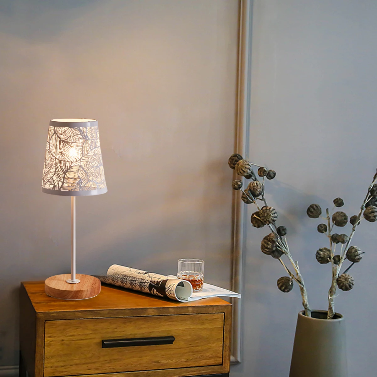 

Small Bedside Lamp with Wood Base, White Metal Stick and Hollow Lampshade, E14 Table Lamp for Bedrooms