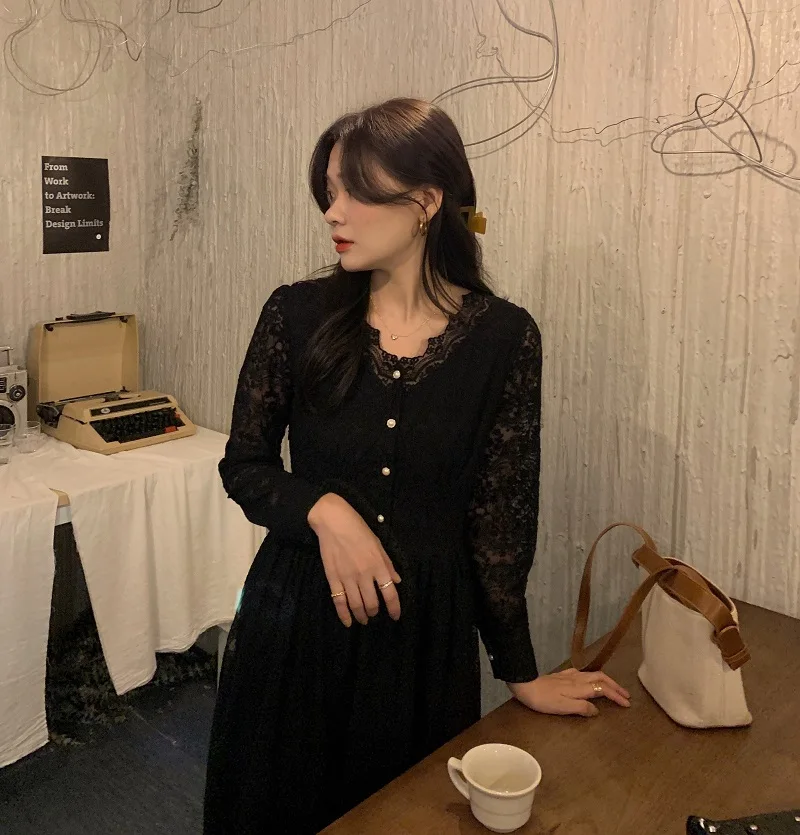 

Make early spring wind of temperament elegant palace v-neck single-breasted show thin render dress lace accept waist spot