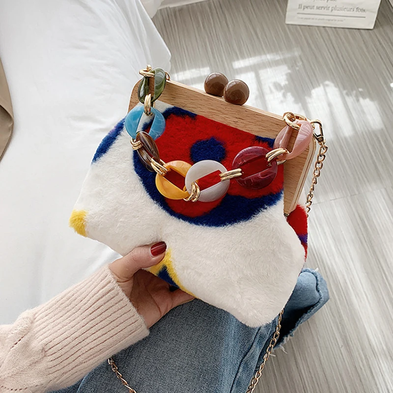 

Designer Wood Clip Autumn And Winter Plush Handbag Woman 2022 New Korean Acrylic Chain Shoulder Crossbody Bag Clutch Female