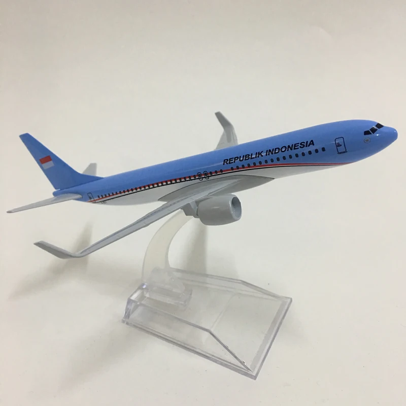 Джейсон пачка 16 см REPUBLIK Индонезия модель аэроплана самолет масштаба 1:400 Boeing 737