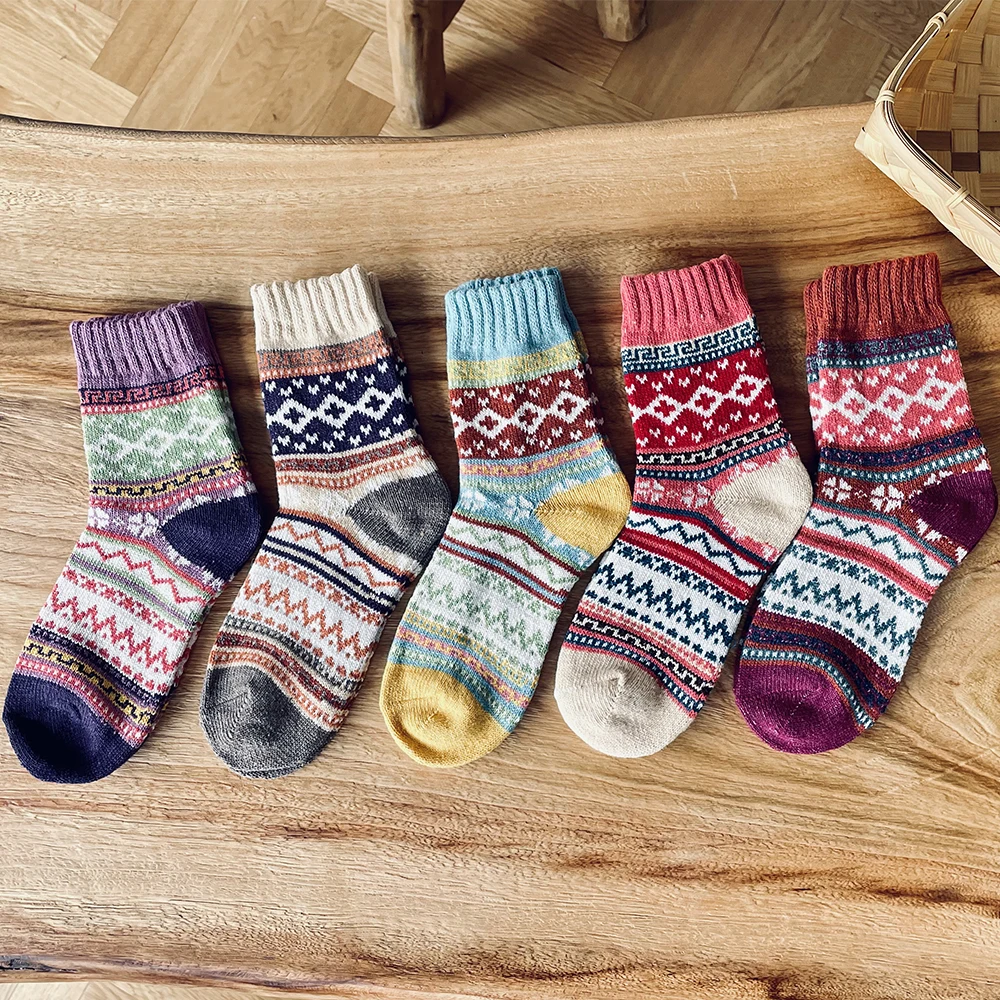 

5Pairs New Witner Thick Warm Wool Women Socks Retro Style Red Blue Cross Pattern Christmas Socks Gift Free size Dropshipping