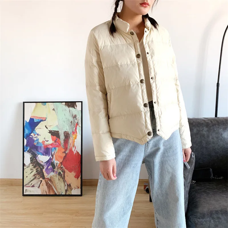 Женский короткий пуховик на утином пуху теплый тонкий осень и зиму светильник