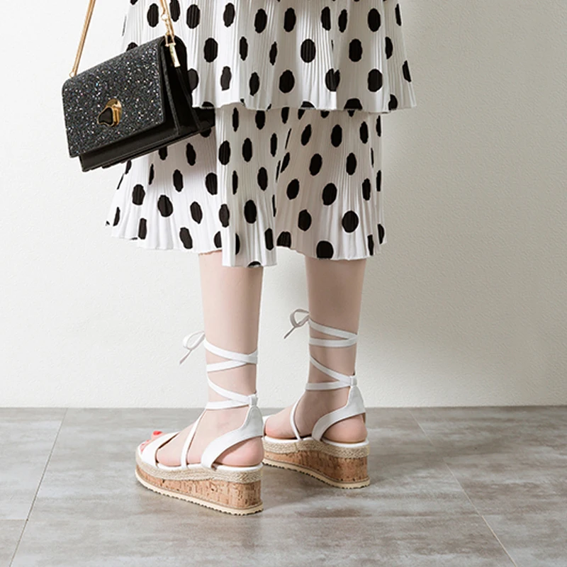 Летние женские сандалии женская обувь на шнуровке Пикантная открытая плоской