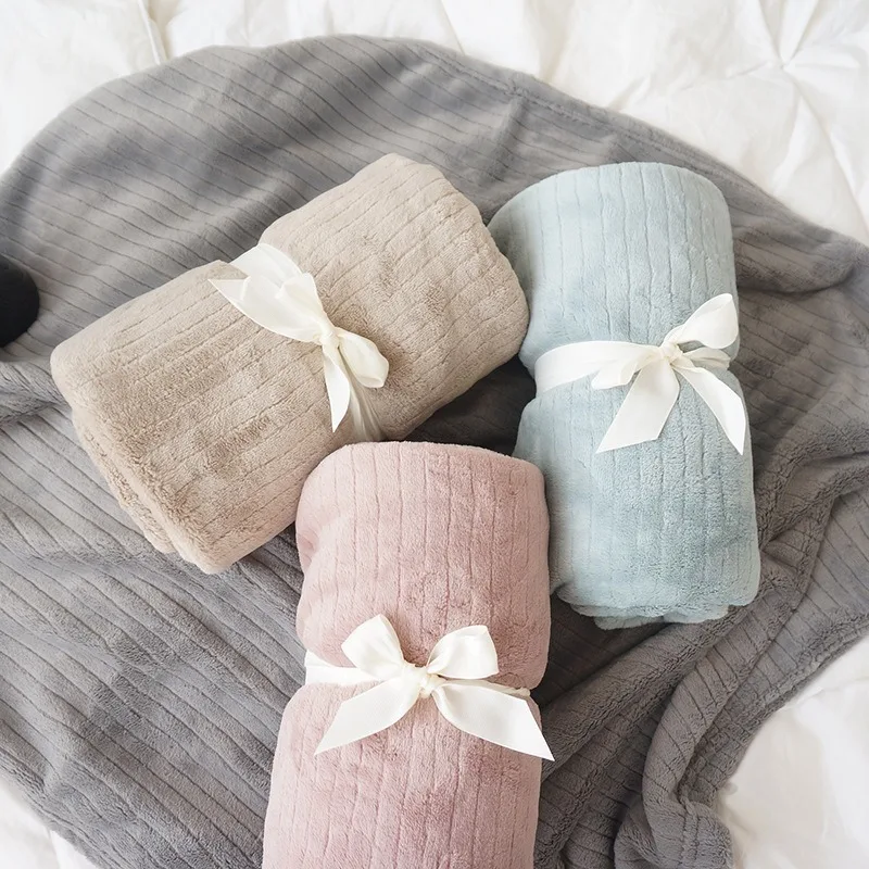 Фланелевое мини одеяло 70*110 см утолщенное колено для офиса отдыха в гостиной