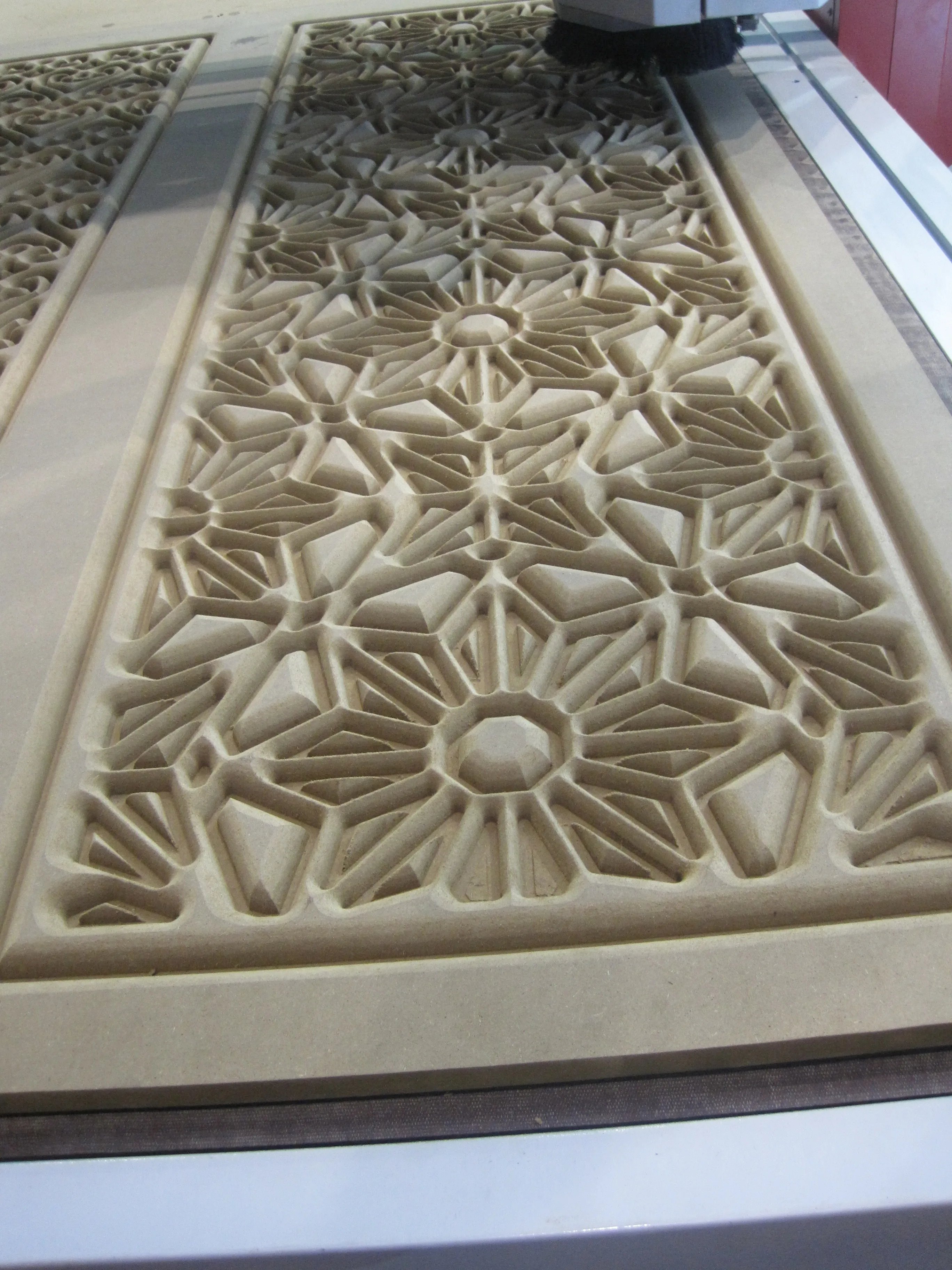 Наиболее популярный 3D деревообрабатывающий фрезерный станок с