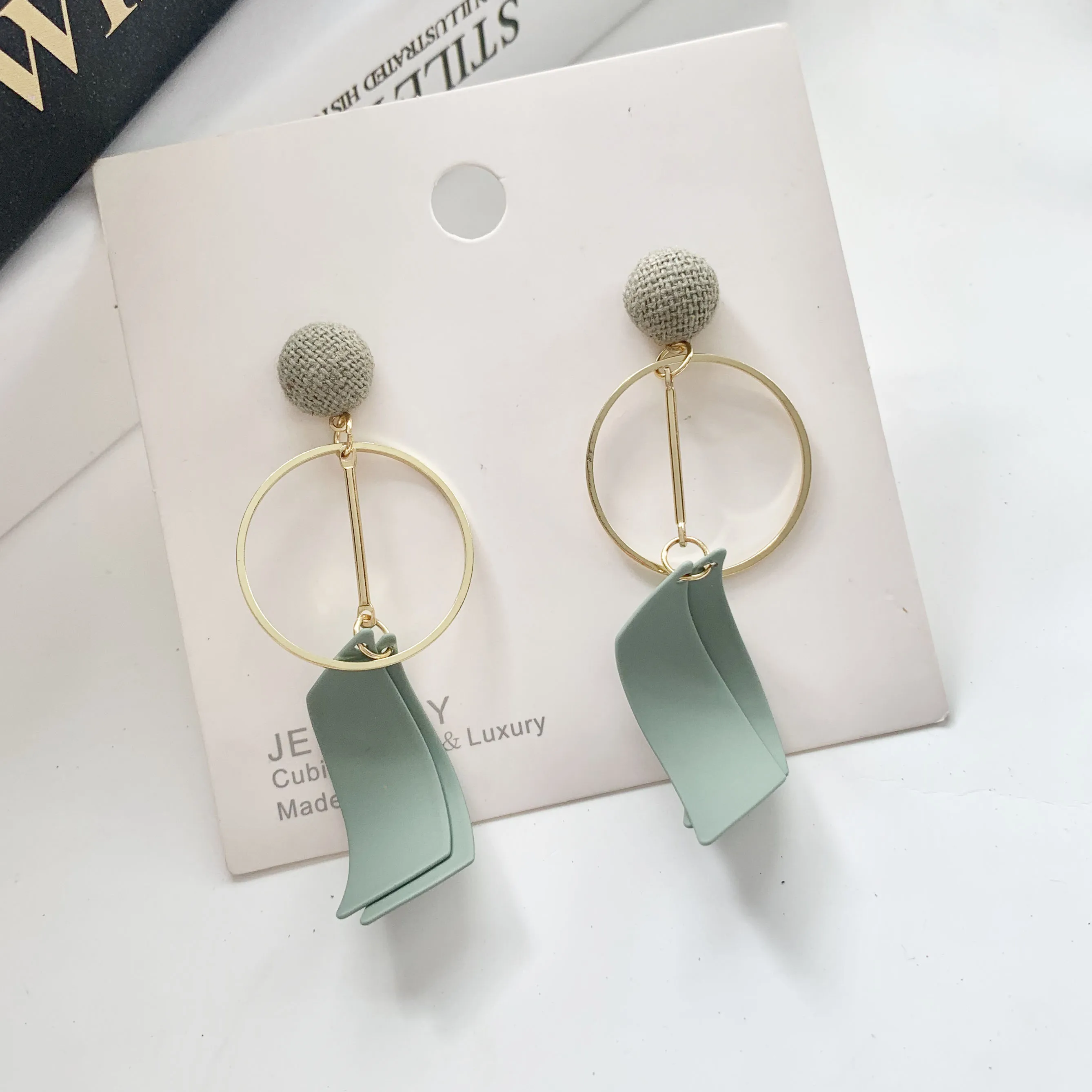 

Fairy Stud Earrings Metal Circles Long Curved Earring Ear Clip Hot Style Temperament, Qiu Dong Woman Push-back Zinc Alloy