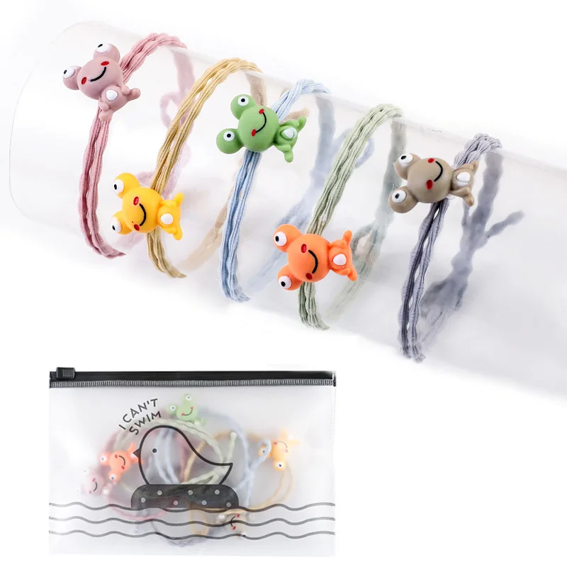 Контактные линзы популярных расцветок соответствующими закручивающейся коса