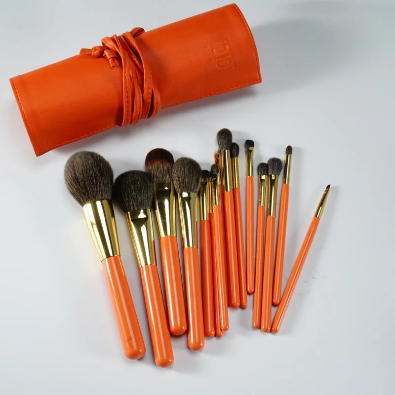 Набор профессиональных кистей для макияжа ручной работы мягкие голубые белки