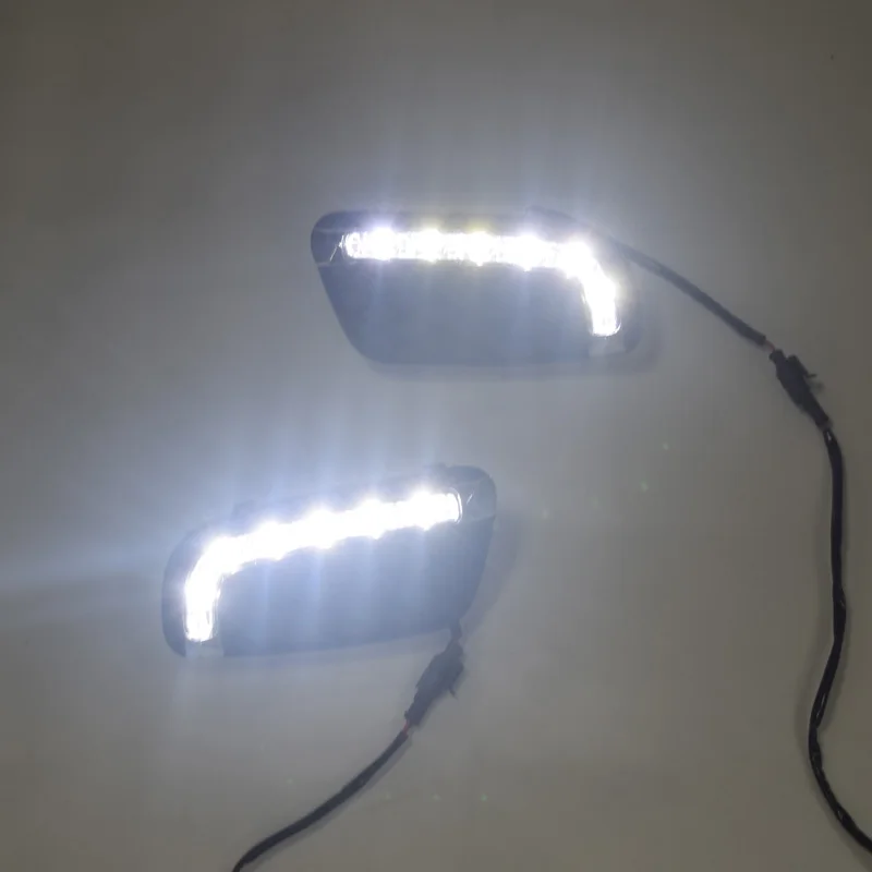 

1Pair 12V LED Daylight DRL LED Daytime Running Light Turn signal yellow blink for Mercedes Benz Smart fortwo 2008 2009 2010 2011