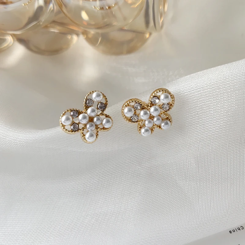 

S925 needle Delicate Jewelry Butterfly Earrings Sweet Design Simulated Pearl Shiny Crystals Stud Earrings For Girl Lady Gifts