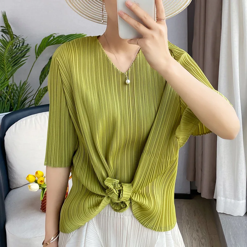 

Miyake designer ladies fashion pleated loose top summer new style V-neck t-shirt small shirt