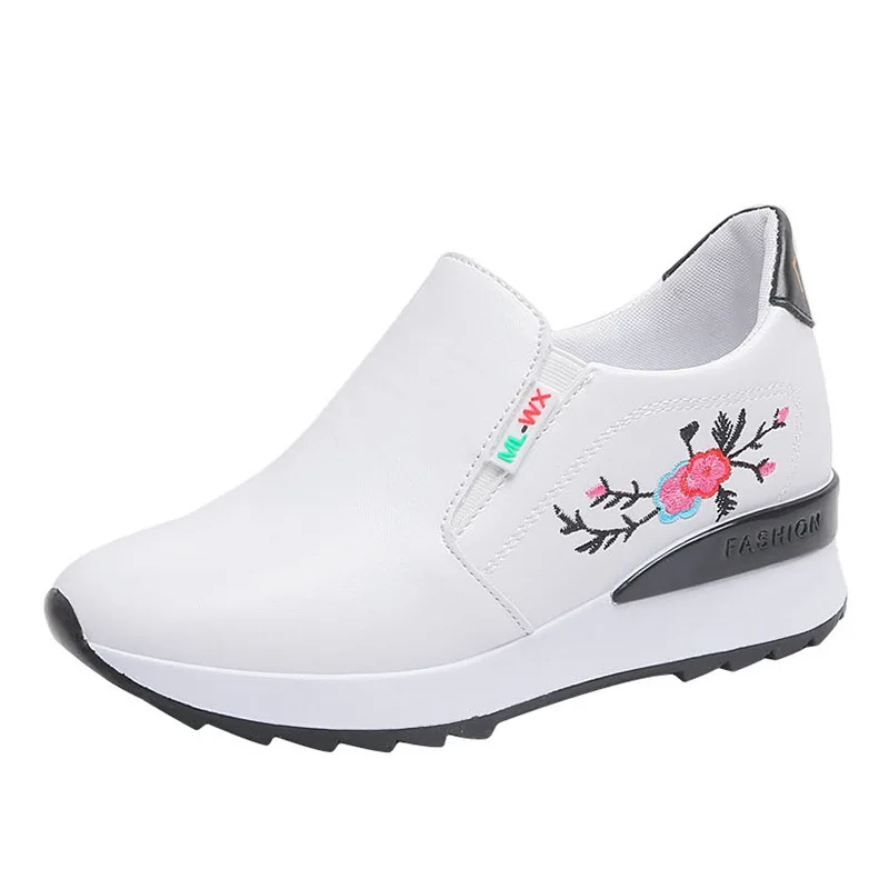 

2021 Autumn New Fashion White Shoes Female Flat Height Increasing Insole Student Slip-on Embroidery Leisure Pumps