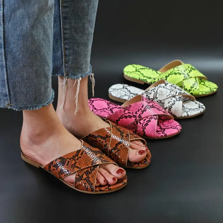 Женские тапочки Fujin 2020 летние Нескользящие Пляжные Шлепанцы из змеиной кожи на
